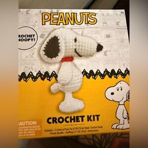 Peanuts Crochet Snoopy Kit — White, Black, Red